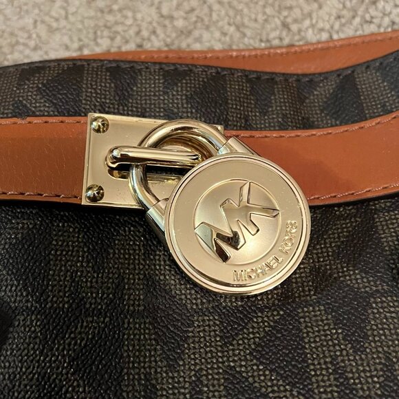 Michael Kors Brown Signature EW Hamilton Bag - Picture 3 of 9